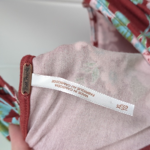 Free People Ginger Snap Crossback Floral NWOT Top - Picture 2 of 8